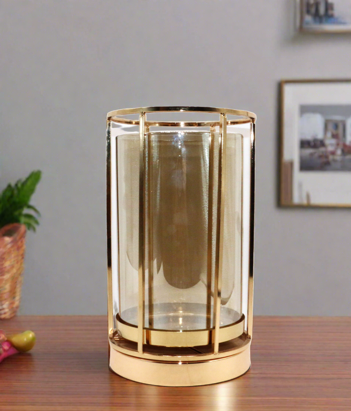 tube vase golden 10"hx 6"w china d315